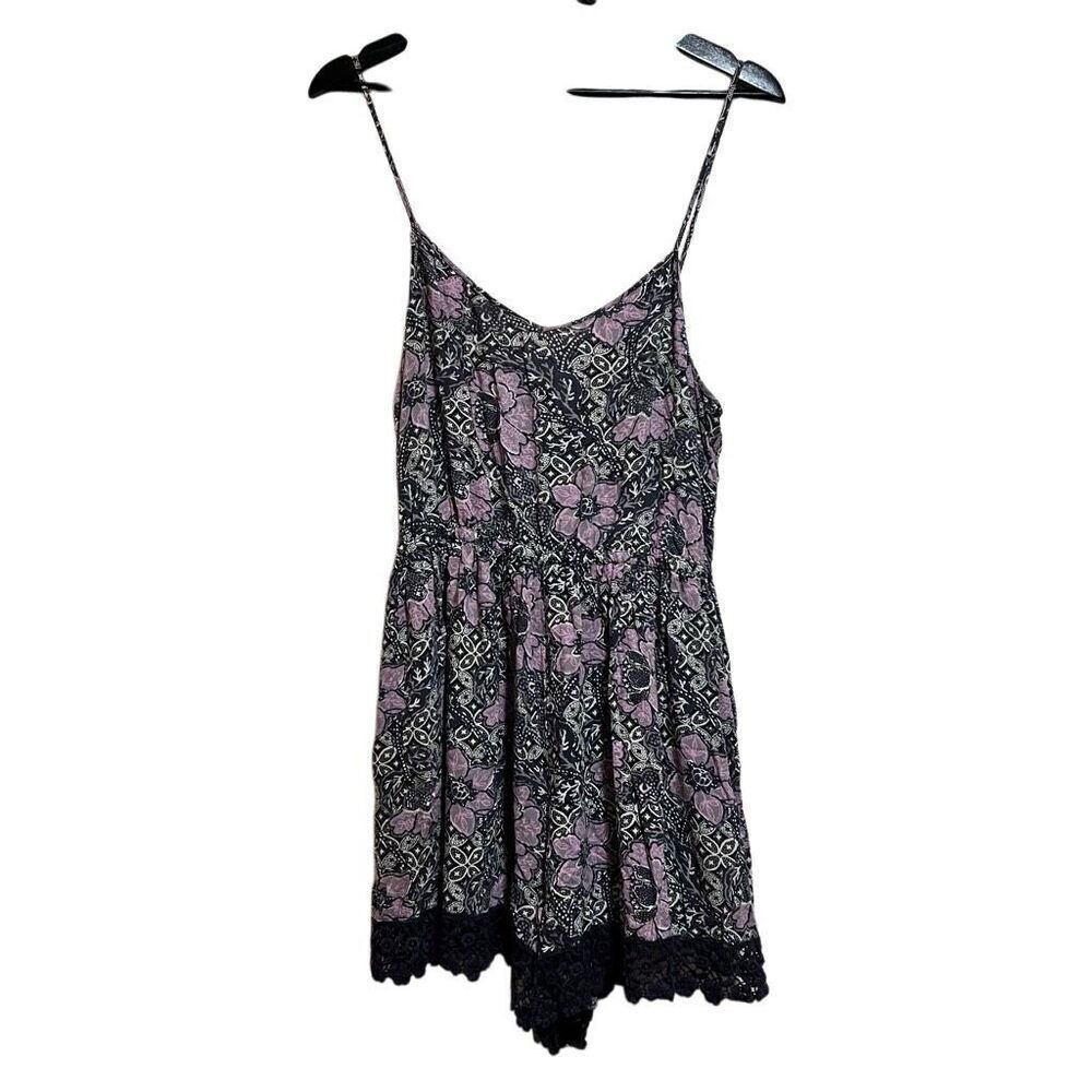Wild Pearl Romper v neck floral pink violet Lg